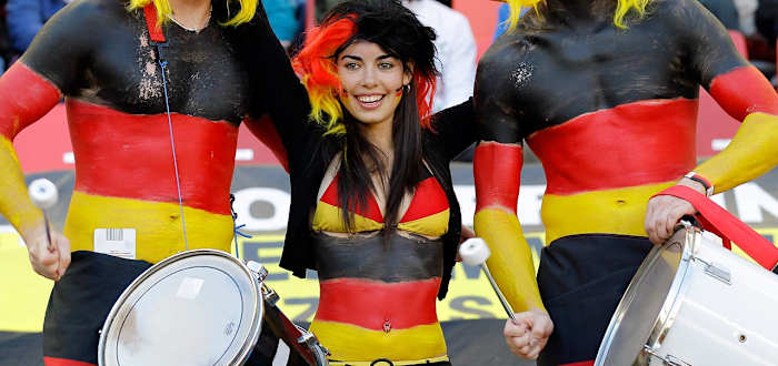 01 painted-fan-world-cup-AP10061803465_0.jpg